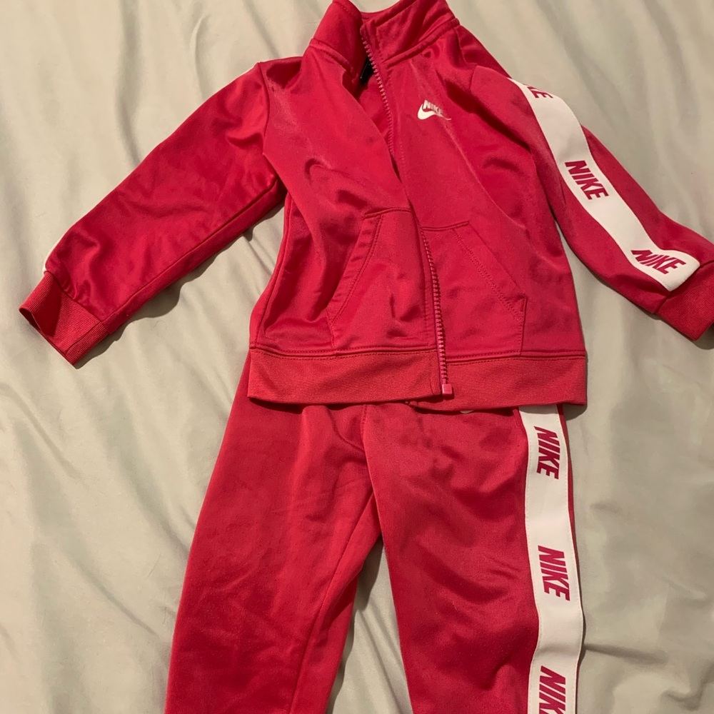 Nike Girl Pink Jogger Set